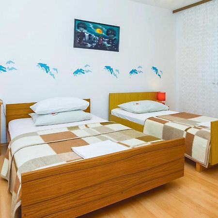 Beautiful Apartment In Omis With Wifi Eksteriør billede