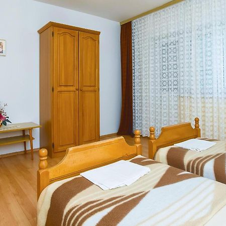 Beautiful Apartment In Omis With Wifi Eksteriør billede