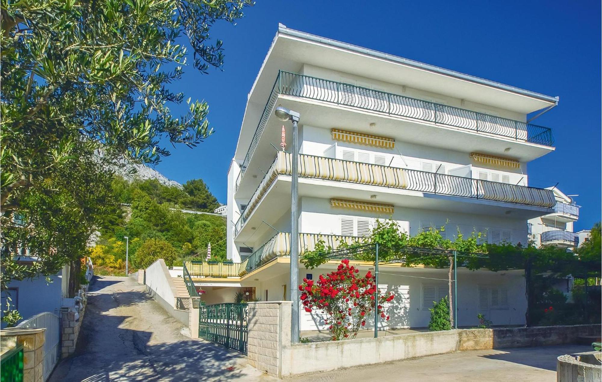 Beautiful Apartment In Omis With Wifi Eksteriør billede