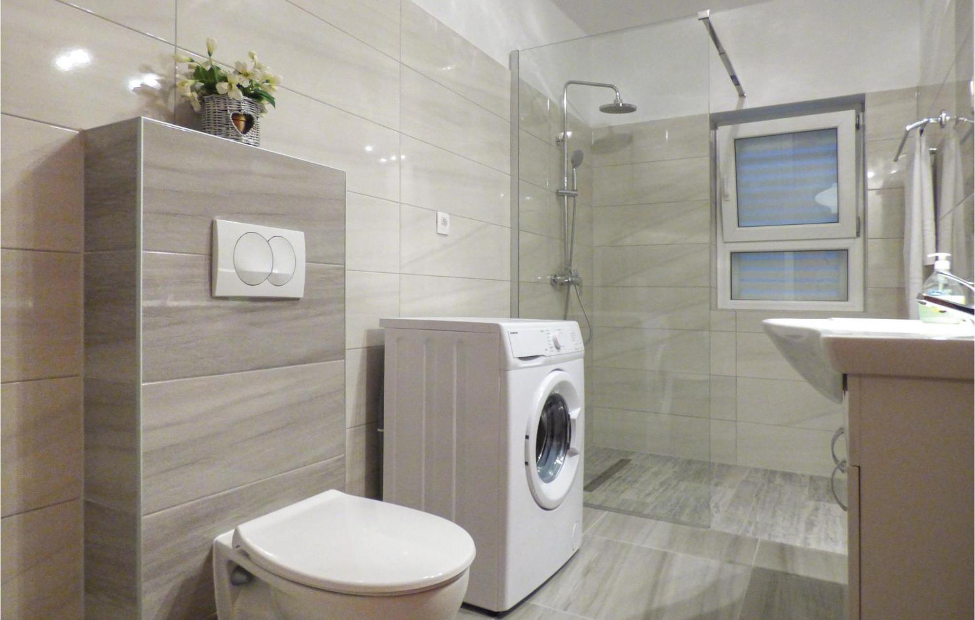 Beautiful Apartment In Omis With Wifi Eksteriør billede