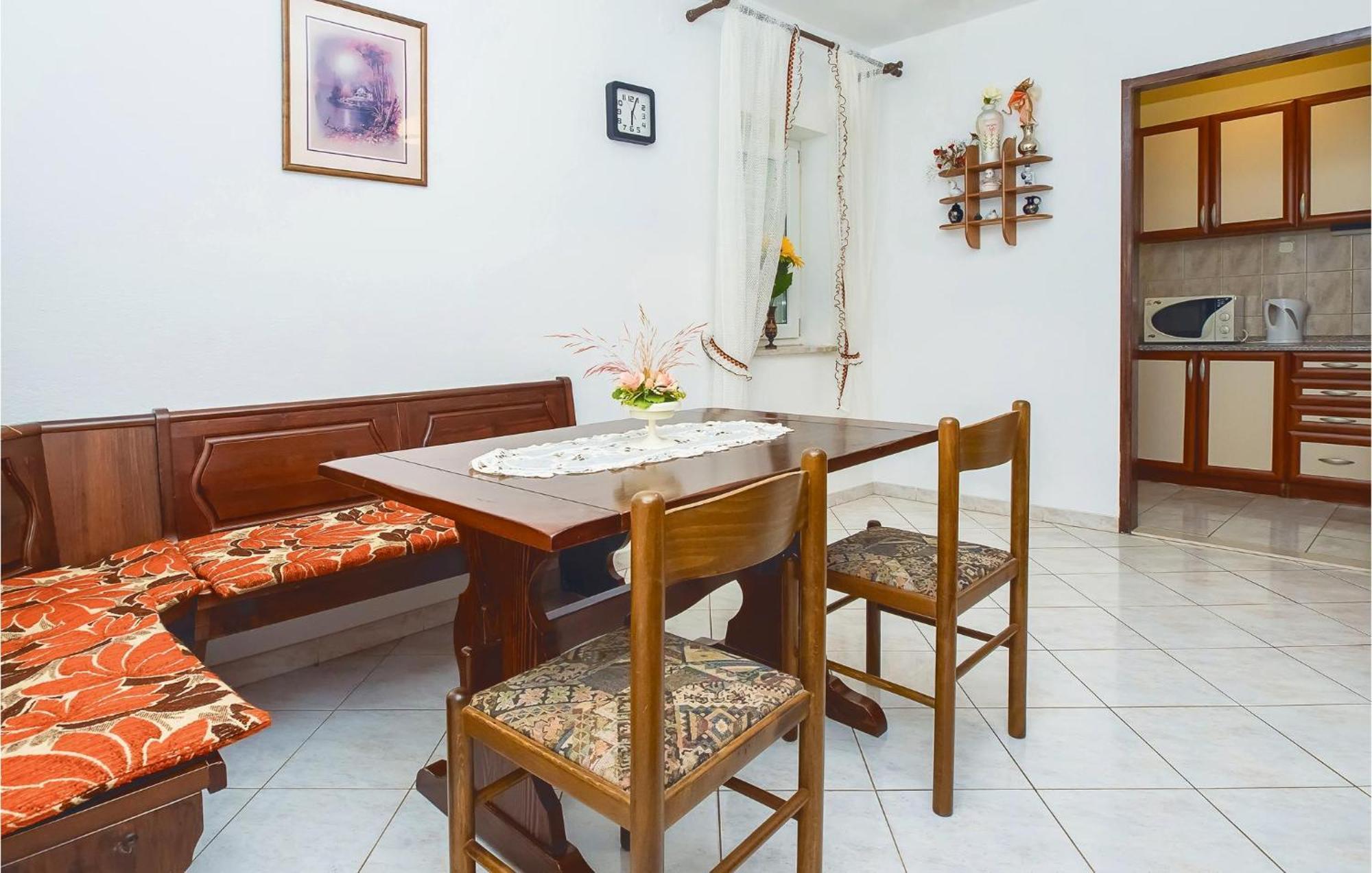 Beautiful Apartment In Omis With Wifi Eksteriør billede
