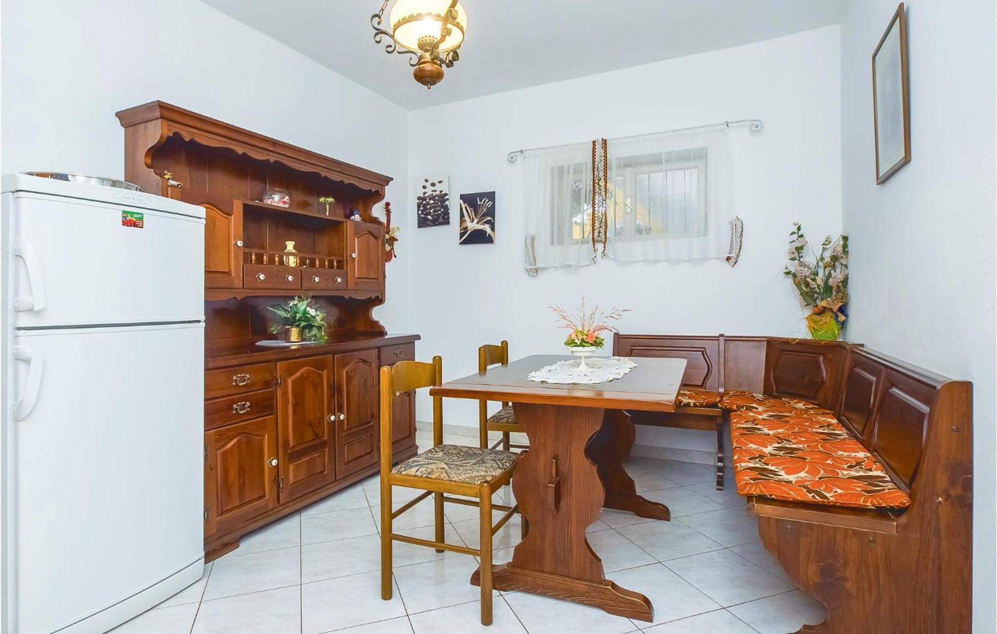 Beautiful Apartment In Omis With Wifi Eksteriør billede