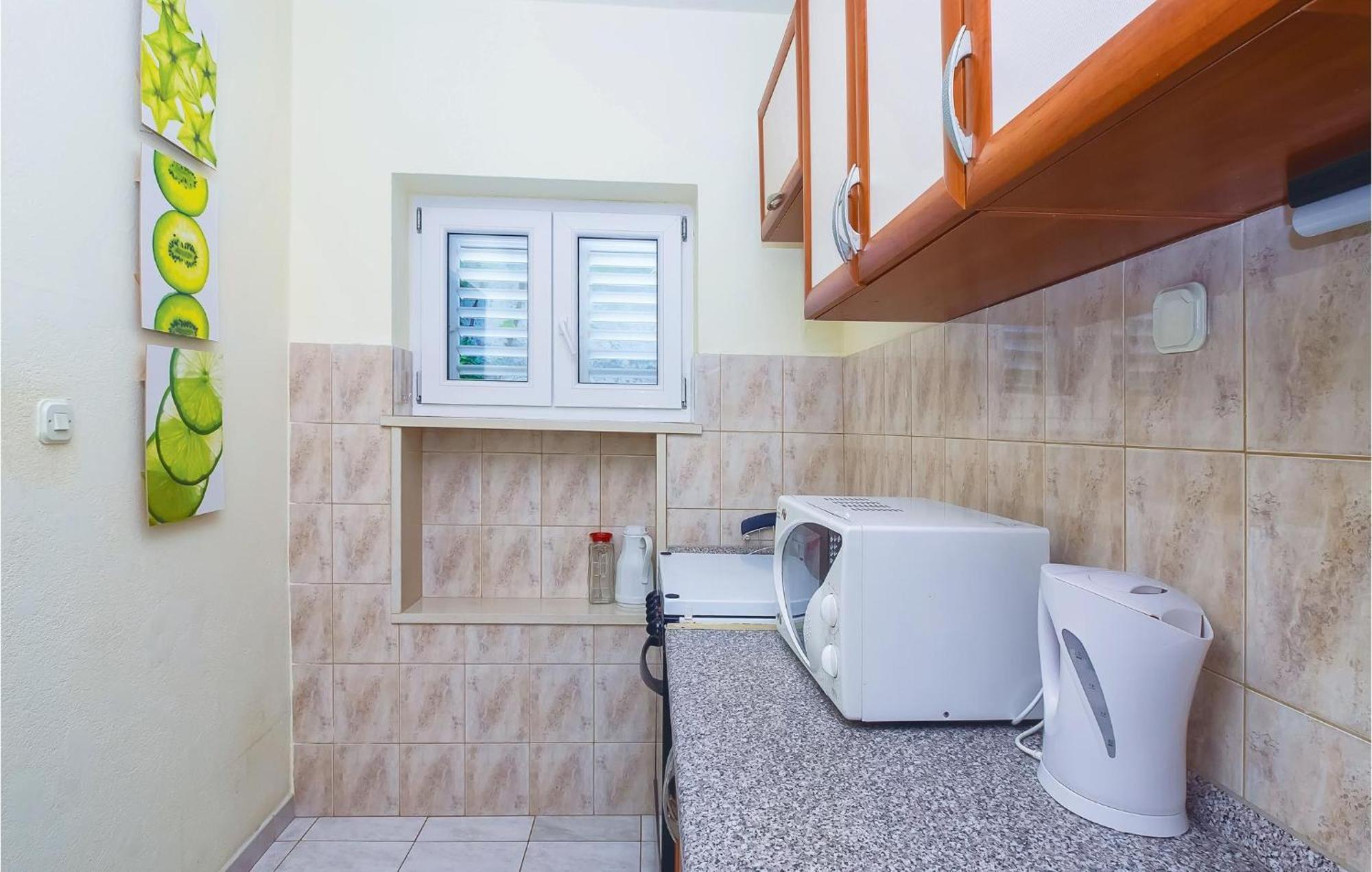 Beautiful Apartment In Omis With Wifi Eksteriør billede