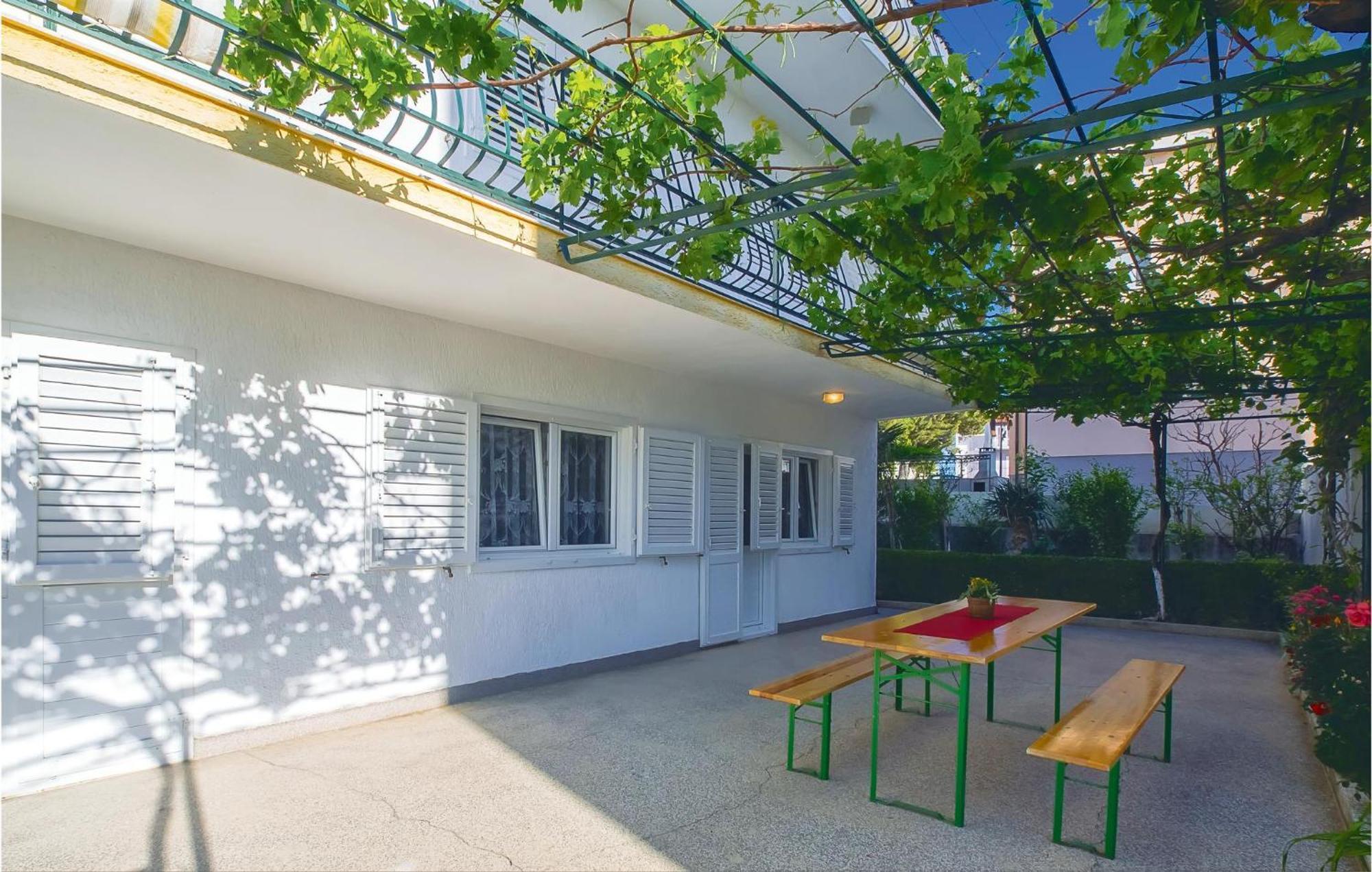 Beautiful Apartment In Omis With Wifi Eksteriør billede