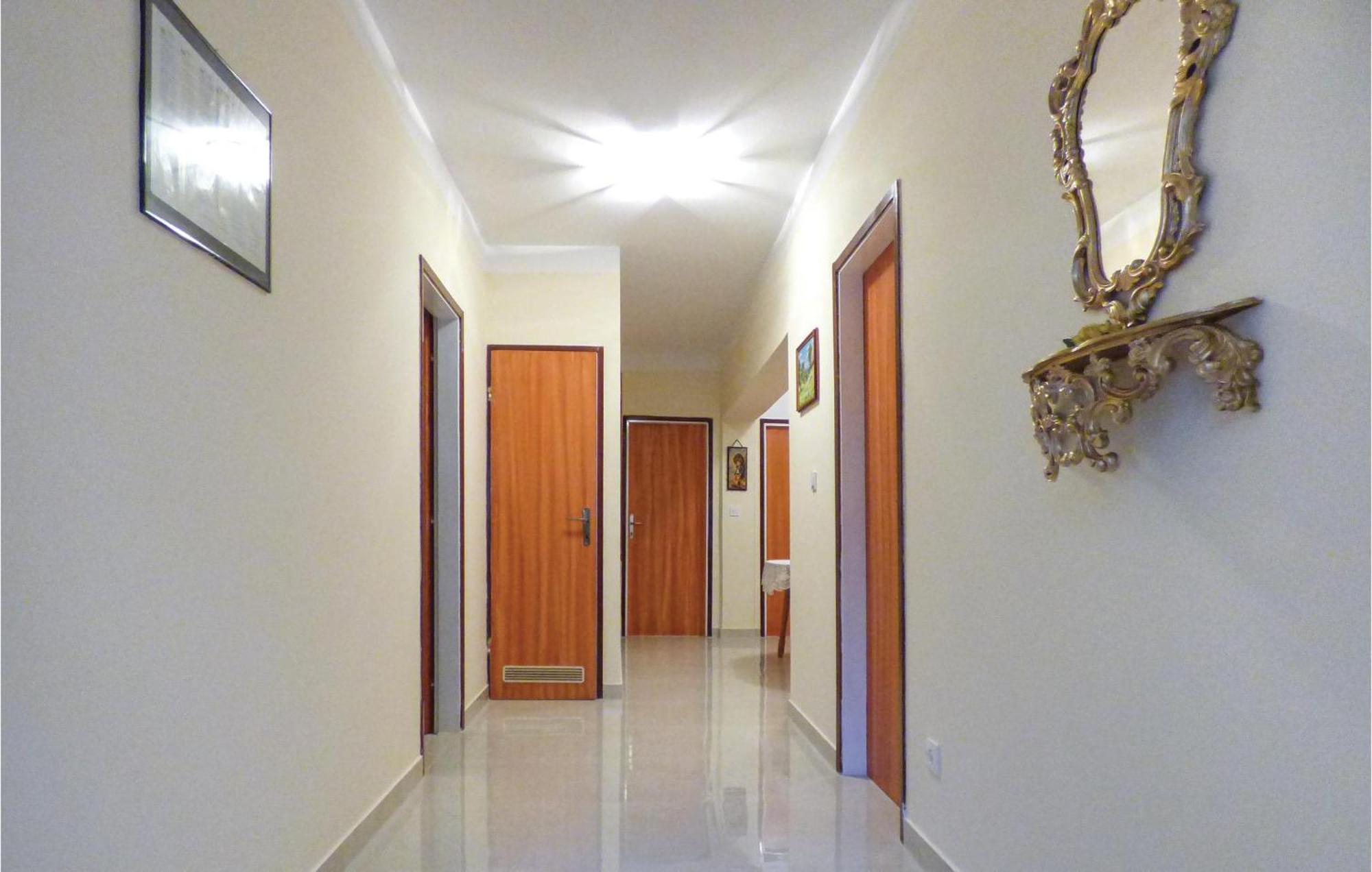 Beautiful Apartment In Omis With Wifi Eksteriør billede